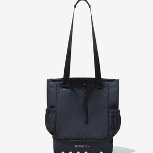 Beyond Yoga Black Shoulder Tote Convertible Straps